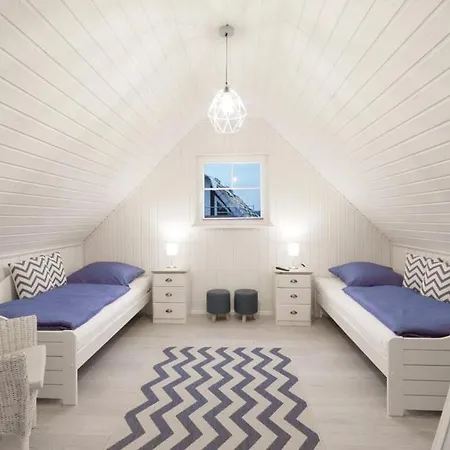 Haus Hafenidyll بيت للعطل